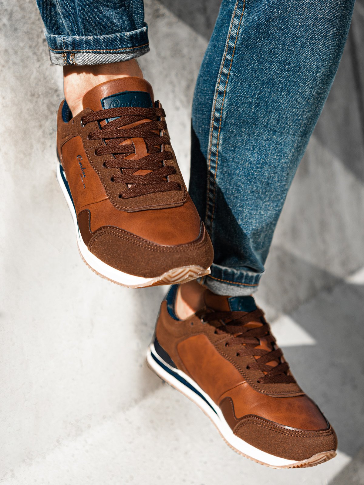 Men's casual sneakers T332 - brown 