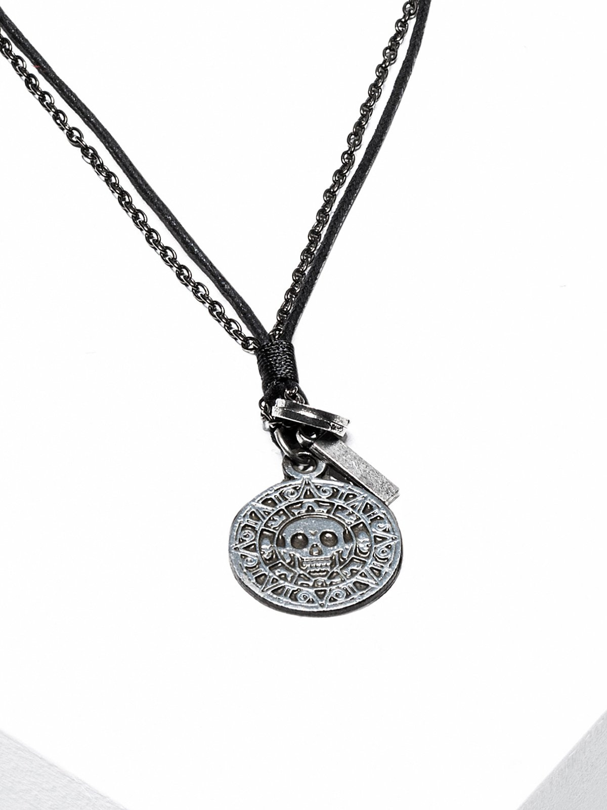 Men's necklace on the leather strap A358 MODONE wholesale Clothing