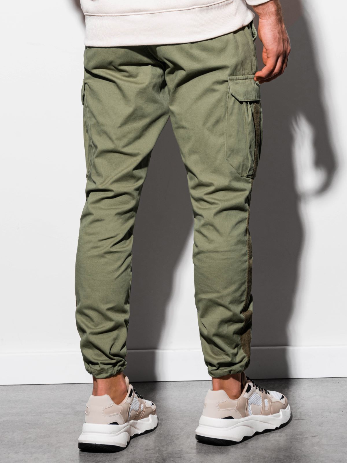 Men's pants joggers P893 - green | MODONE wholesale - Clothing For Men