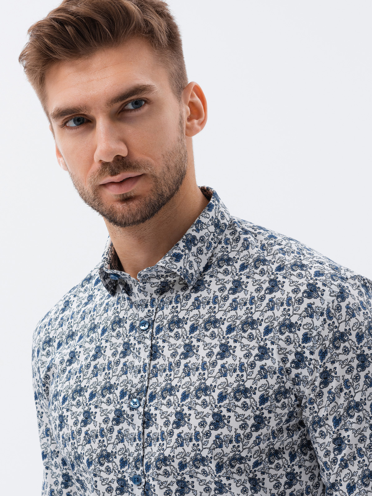 men-s-shirt-with-long-sleeves-white-navy-k633-modone-wholesale