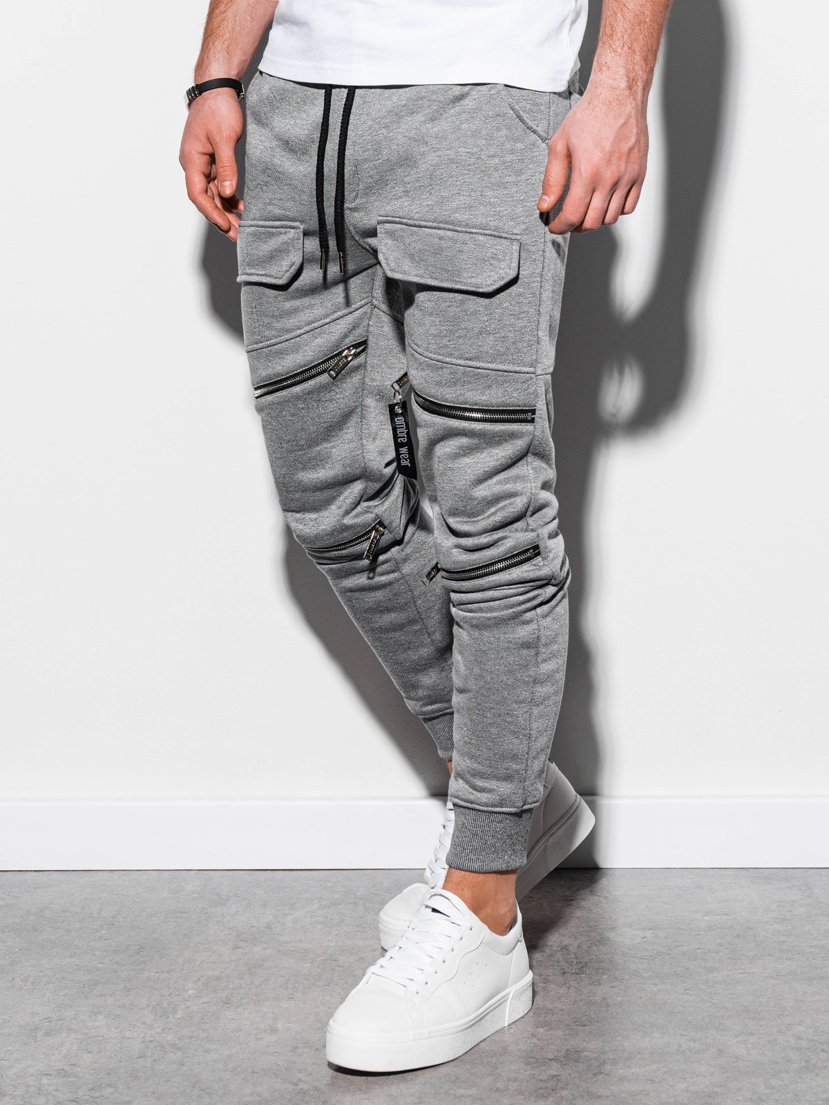 Men's sweatpants P821 - dark grey | MODONE wholesale - Clothing For Men