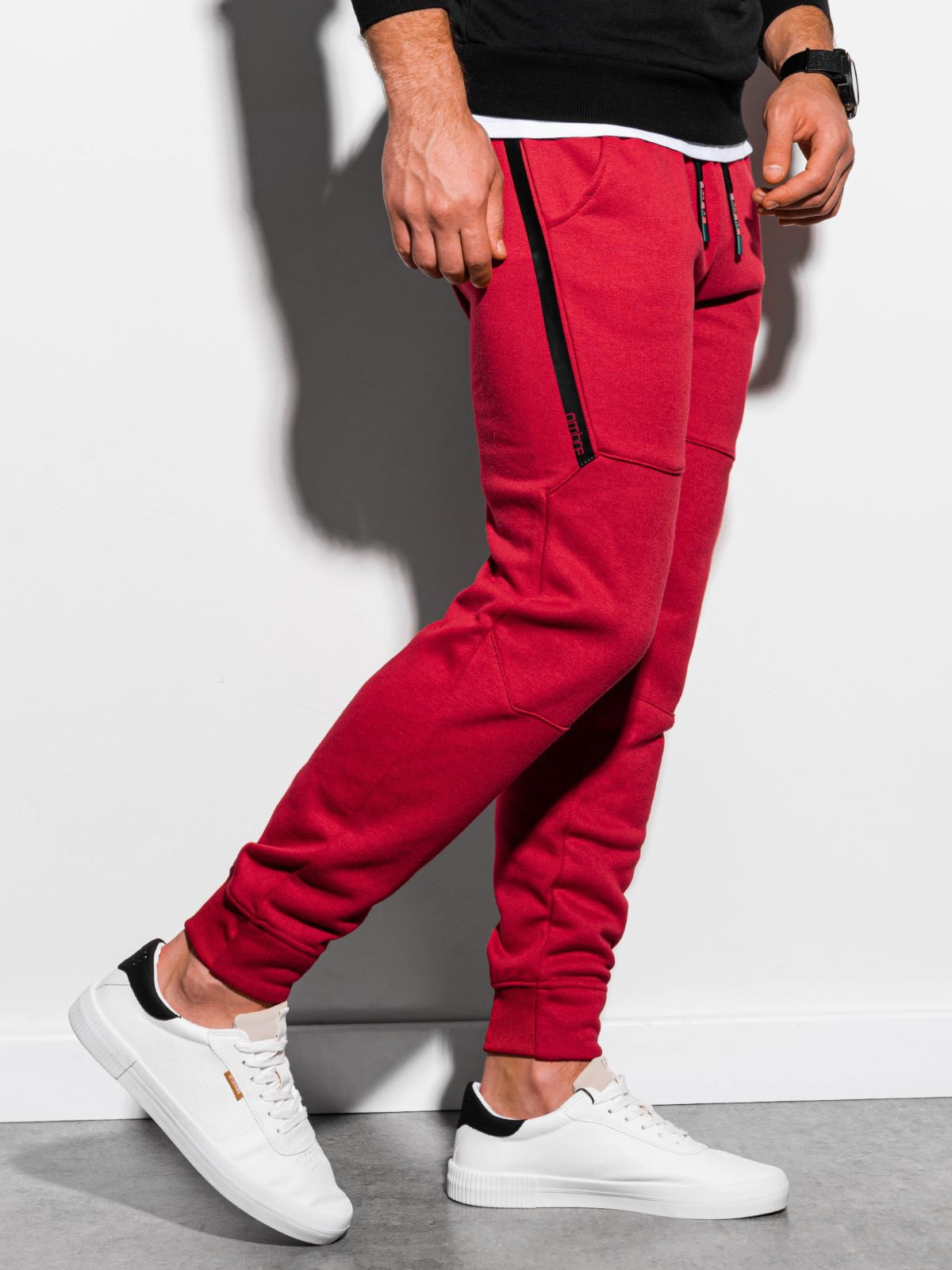 Red nike hot sale mens sweatpants