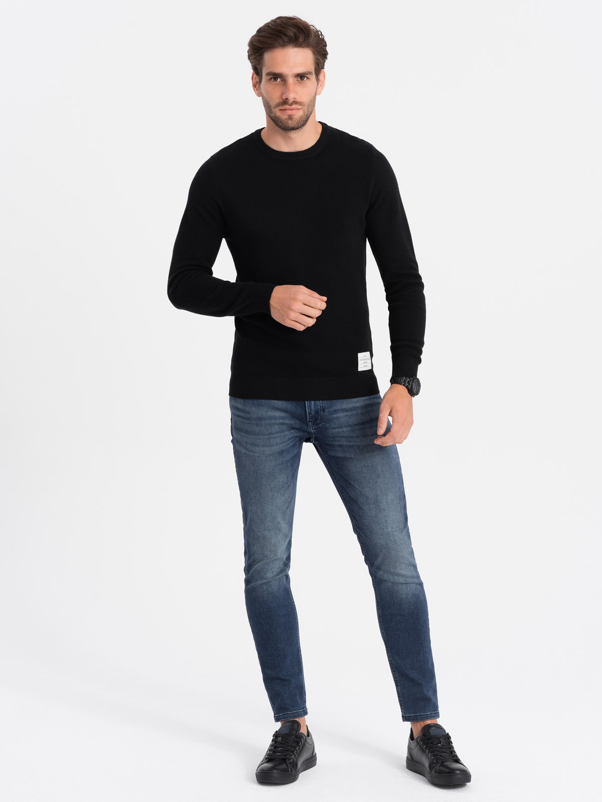 Men s textured sweater with half round neckline black V4 OM SWSW