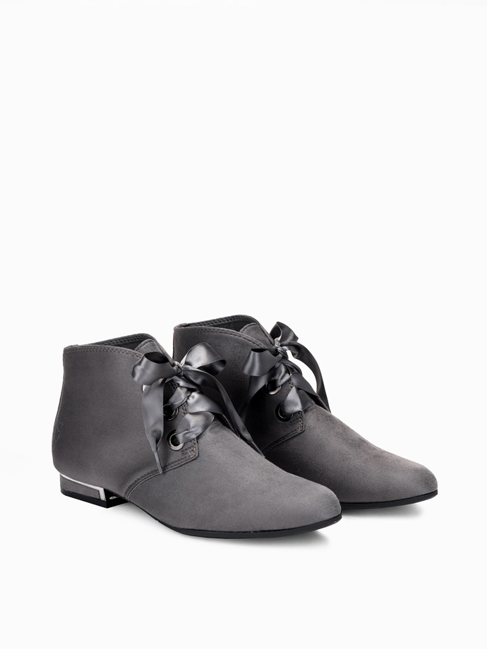 Grey ankle boots fastened with ribbon lr072