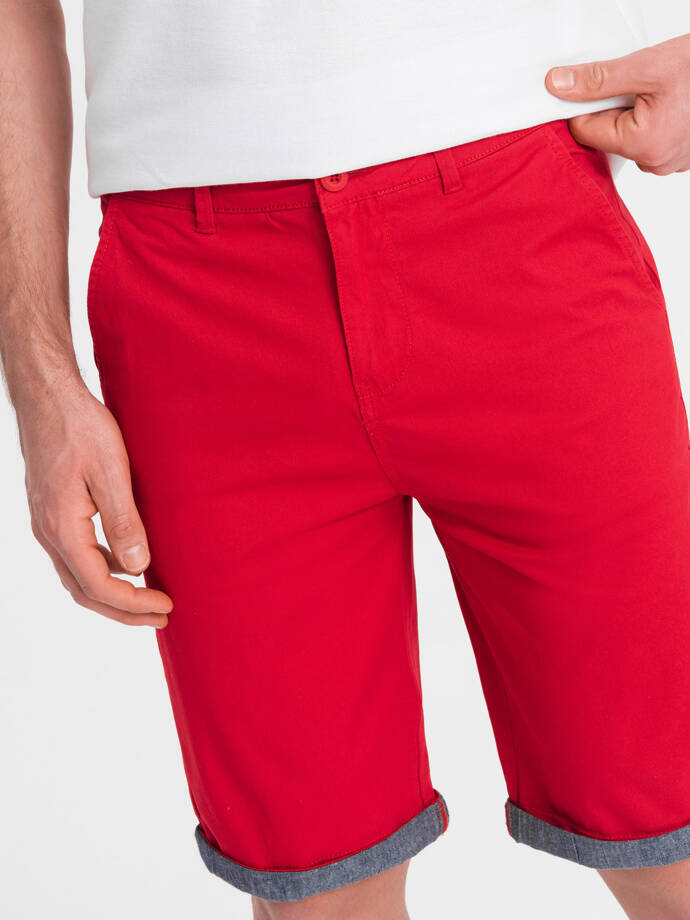 Men's chinos shorts with contrasting turn-up - red V1 W421