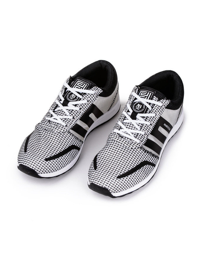 Men's sports shoes T104 - white