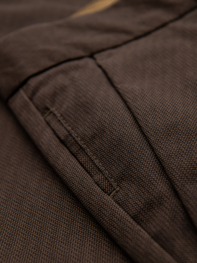Men's REGULAR FIT chino pants with fine texture - brown V3 OM-PACP-0184
