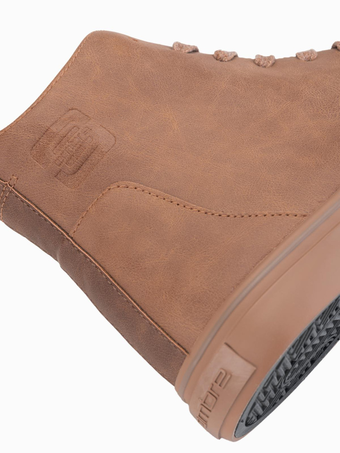 Men's high-top sneakers with matte texture and embossed logo - light brown V3 OM-FOTH-0185