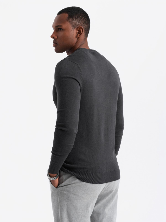 Elegancki sweter męski BASIC V-neck z wiskozą - grafitowy V17 OM-SWBS-0107