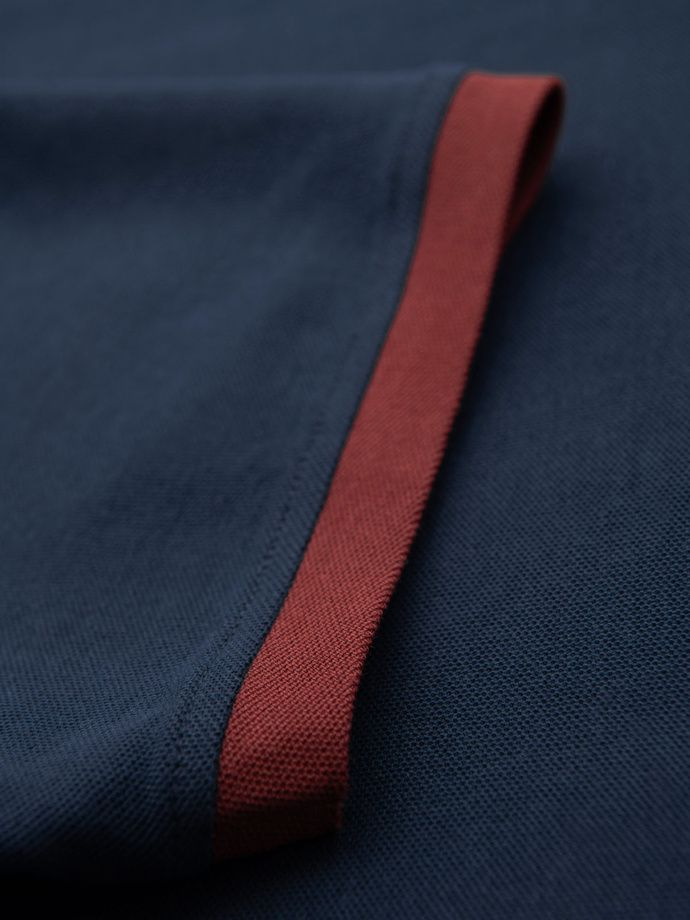 T-shirt męski z kontrastowymi wstawkami i dekoltem w serek – granatowy V1 OM-TSCT-0198