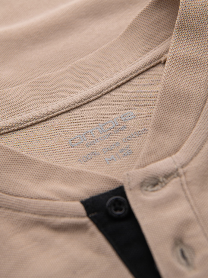 Koszulka męska polo bez kołnierzyka - beżowa V5 OM-TSCT-0156