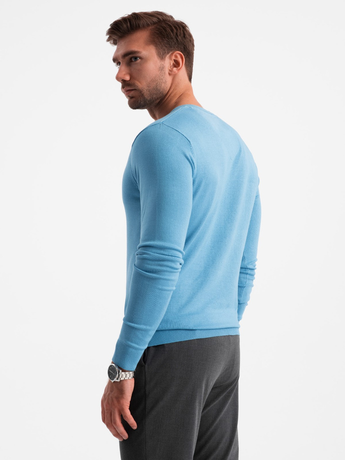 Elegancki męski sweter BASIC V-neck z wiskozą – błękitny V21 OM-SWBS-0107