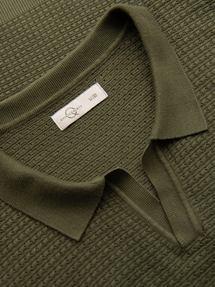 Men's knitted unbuttoned polo shirt - olive V1 OM-POSS-0157