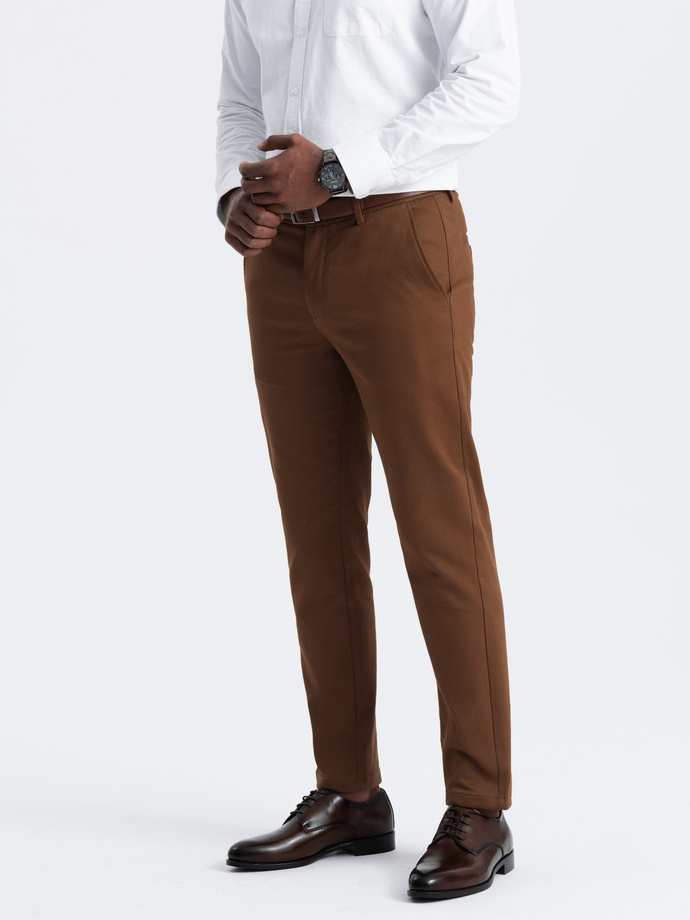 Men's SLIM FIT chino pants with fine texture - caramel V3 OM-PACP-0190