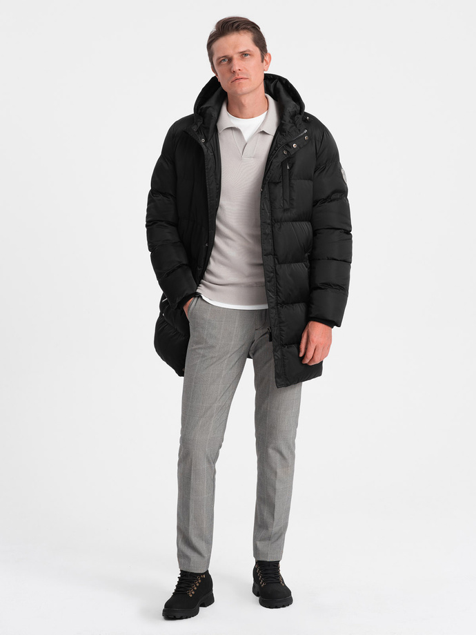 Długa zimowa kurtka męska pikowana o satynowym wykończeniu - czarna V3 OM-JALJ-0147
