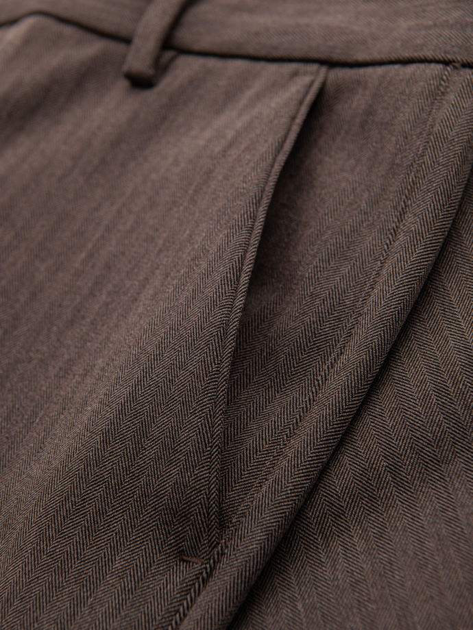 Spodnie męskie chino z gumką w pasie SLIM FIT - czekoladowe V2 OM-PACP-0158