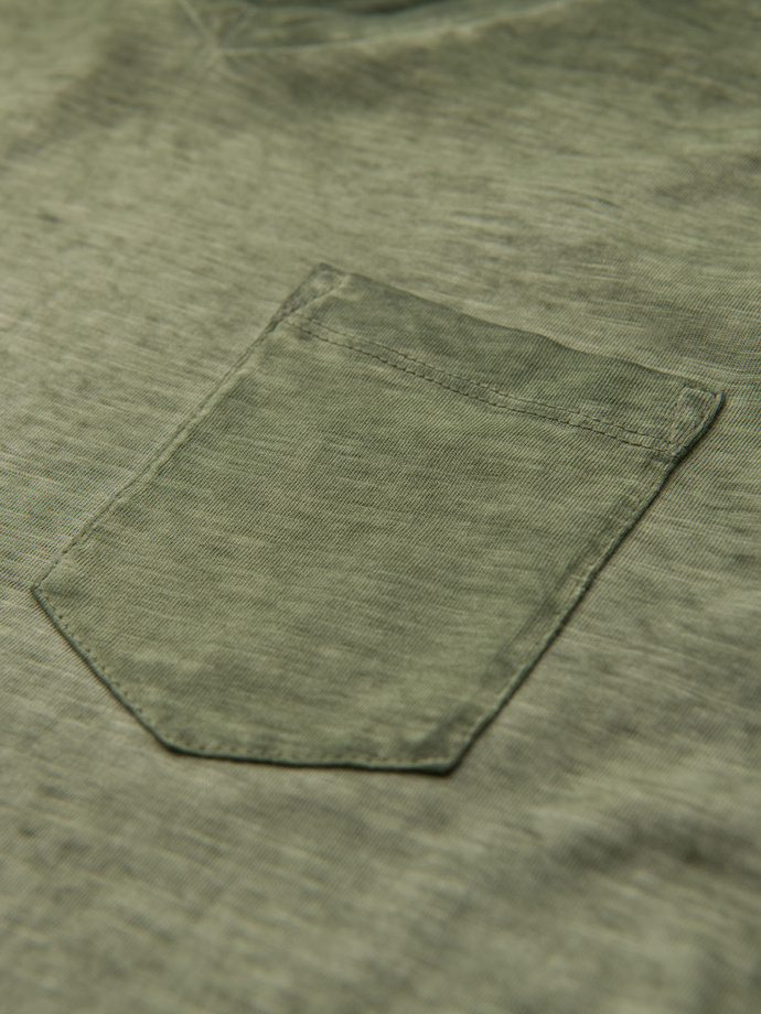 Bawełniany męski t-shirt V-neck z dzianiny z efektem sprania - oliwkowy V9 OM-TSWT-0242