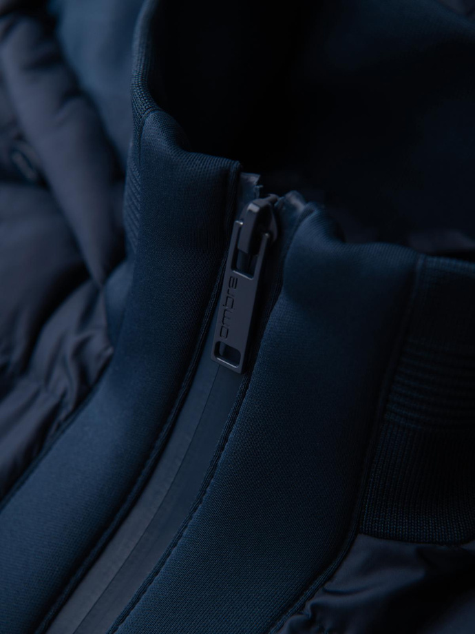 Pikowana kurtka bomberka z kapturem i dzianinowymi rękawami – granatowa V2 OM-JALP-0298