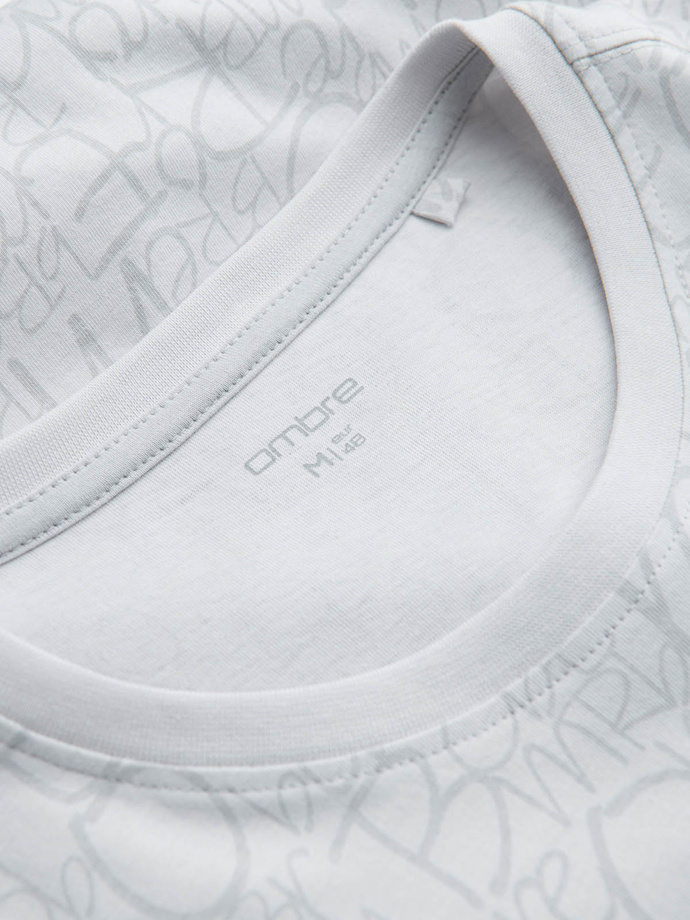 Bawełniany męski t-shirt z literowym printem i kieszonką – biało-szary V3 OM-TSFP-0188