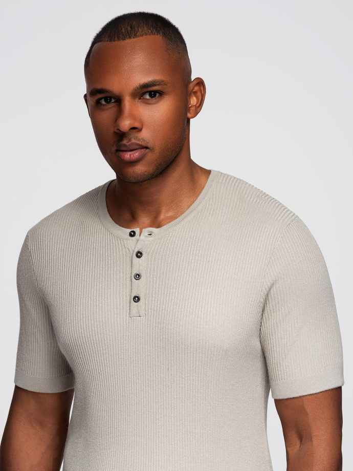 Men's knitted t-shirt with buttons at the neckline - light grey V3 OM-TSCT-0254