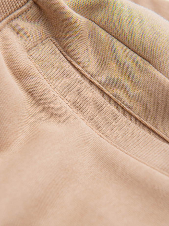 Dresowe męskie szorty bawełniane BASIC – beżowe V6 OM-SRBS-0149