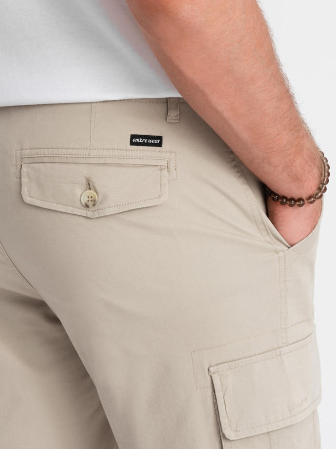 Men's monochromatic shorts with cargo pockets - beige V3 OM-SRCG-0133