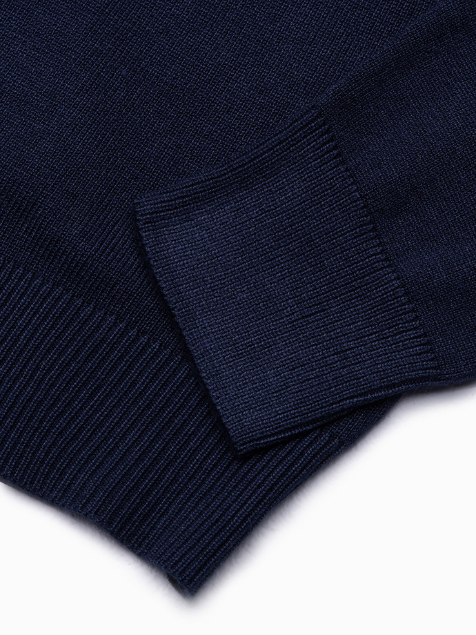 Sweter męski z haftem - granatowy V22 E191