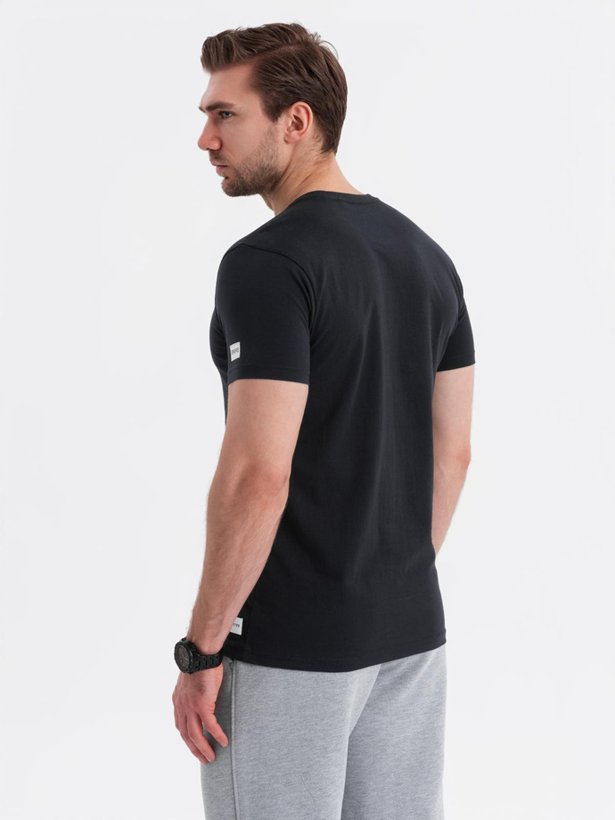 Męski bawełniany t-shirt z nadrukiem w stylu college – czarny V2 OM-TSPT-0137