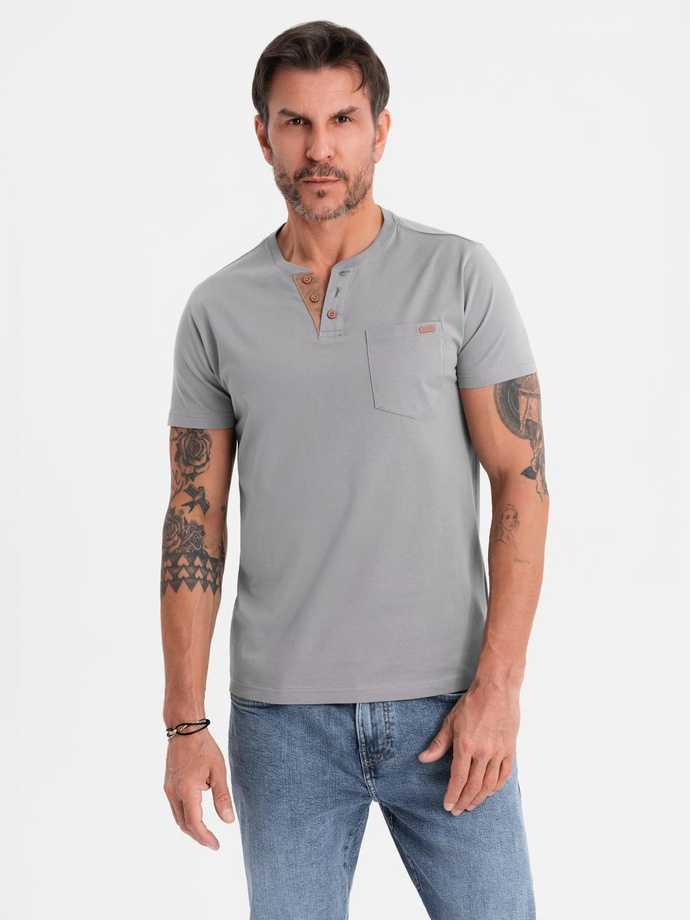 Męski t-shirt z dekoltem na guziki i zamszowym wykończeniem – szary V3 OM-TSCT-0206
