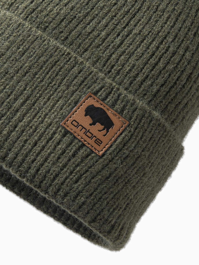 Men's knitted beanie cap with patch - olive V4 OM-ACWH-0123