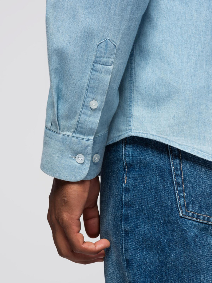 Jeansowa męska koszula z haftowaną kieszonką – jasnoniebieska V1 OM-SHDS-0181