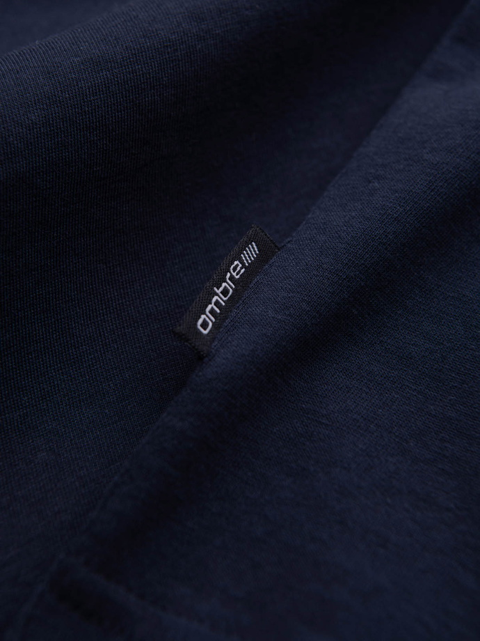 Klasyczna męska bawełniana koszulka z dekoltem w serek BASIC - granatowa V2 OM-TSBS-0145