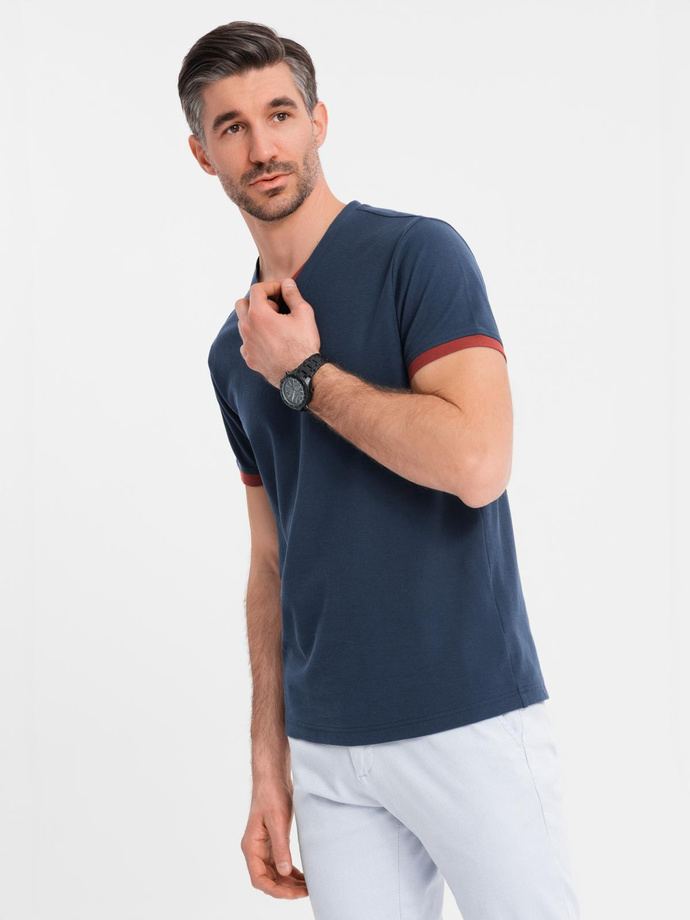 T-shirt męski z kontrastowymi wstawkami i dekoltem w serek – granatowy V1 OM-TSCT-0198