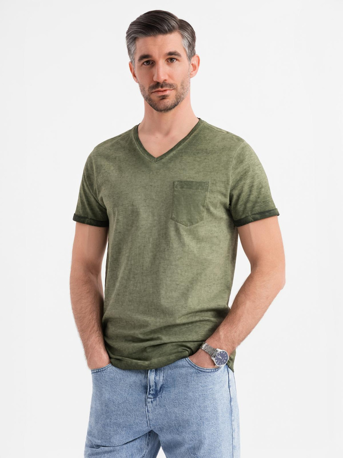 Bawełniany męski t-shirt V-neck z dzianiny z efektem sprania - oliwkowy V9 OM-TSWT-0242