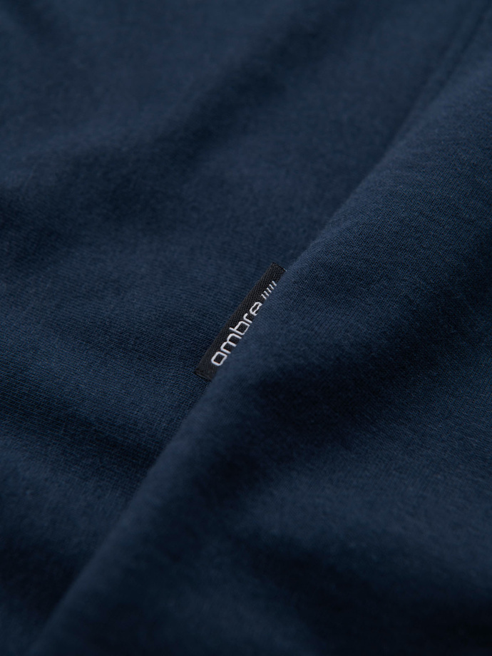 Męska klasyczna bawełniana koszulka z dekoltem w serek BASIC – granatowa V2 OM-TSBS-0237