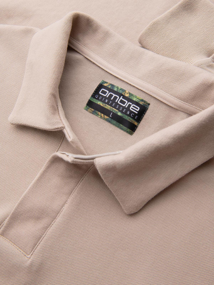 Bluza męska z kołnierzykiem polo ze strukturalnej dzianiny - beżowa V2  OM-SSNZ-0149