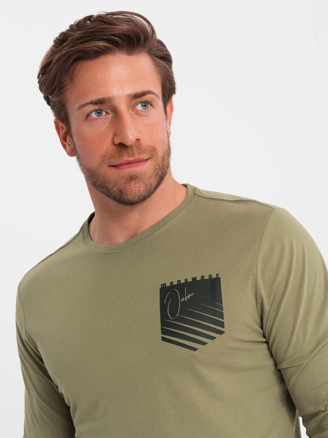 Longsleeve męski z printem w kształcie kieszonki - oliwkowy V2 OM-LSPT-0118