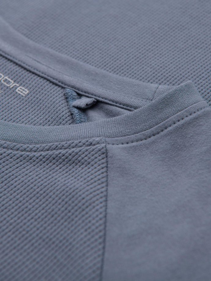 Longsleeve męski bawełniany o waflowym splocie z kieszonką – niebieski denim V8 OM-LSCL-0109
