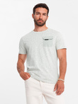 Bawełniany męski t-shirt z literowym printem i kieszonką – żółto-zielony V4 OM-TSFP-0188