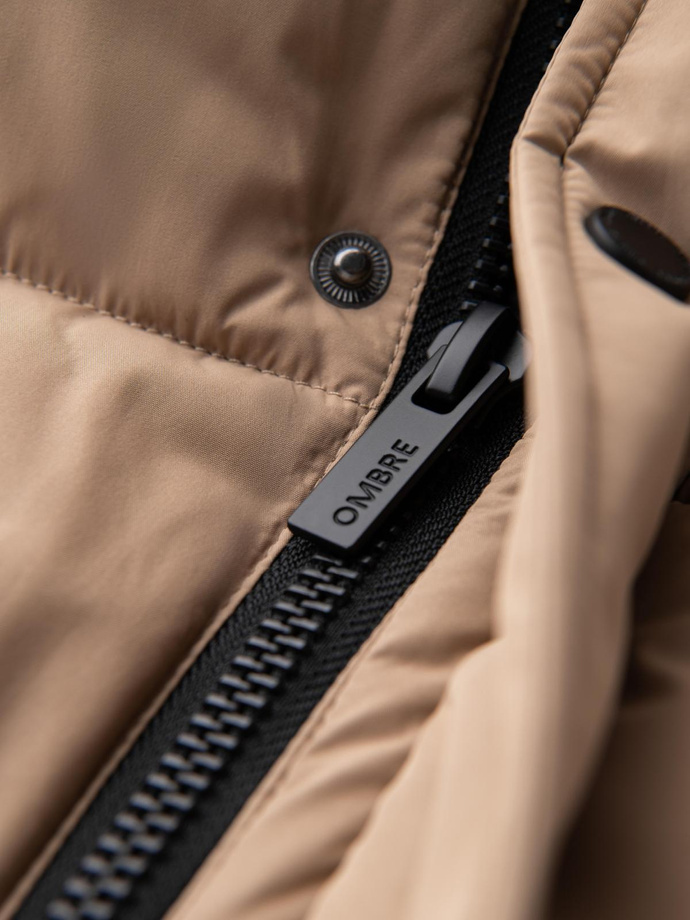 Pikowana długa kurtka męska z odpinanym kapturem – beżowa V2 OM-JALJ-0190