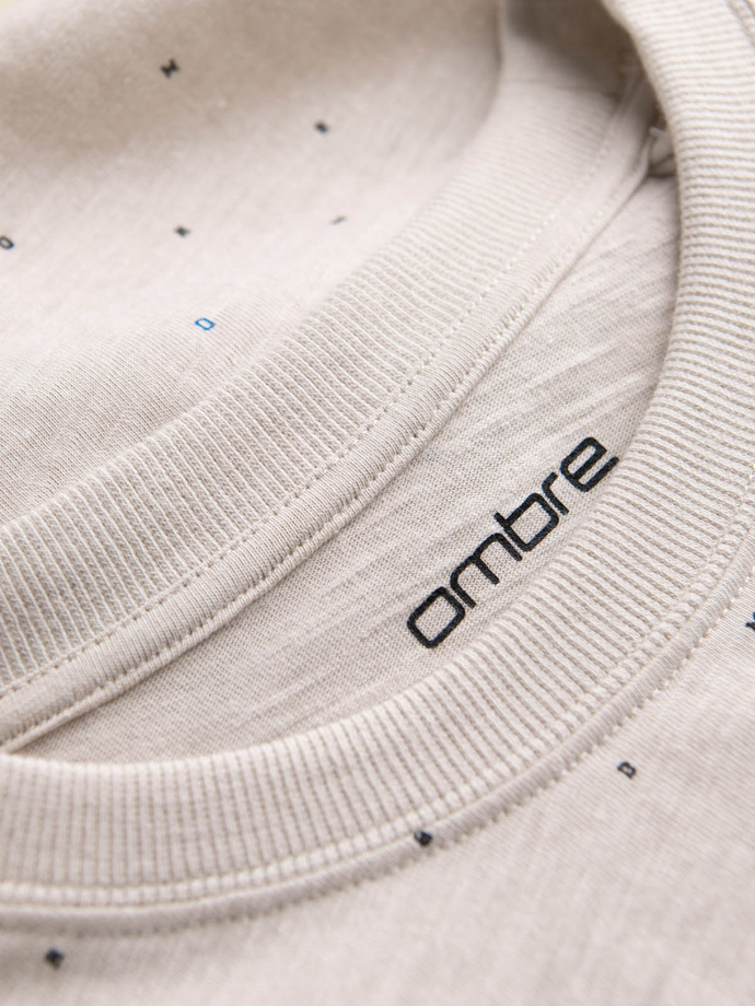 T-shirt męski fullprint z kolorowymi literami - jasnobeżowy V1 OM-TSFP-0185