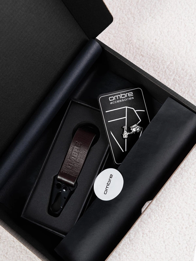 Men's travel style gift set - silver pin and key ring - Z105