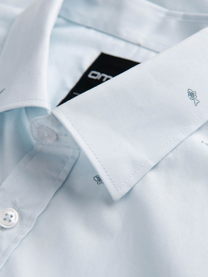 Klasyczna męska bawełniana koszula SLIM FIT w rybki - błękitna V4 OM-SHCS-0156