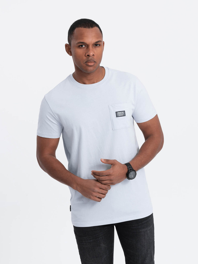 Casualowy t-shirt męski z naszywką na kieszeni – błękitny V9 OM-TSCT-0109