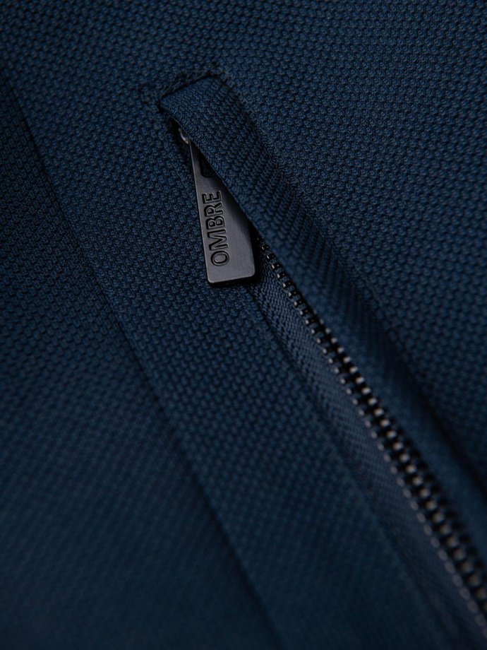 Dopasowany strukturalny płaszcz męski z wysokim kołnierzem – granatowy V2 OM-COWC-0136