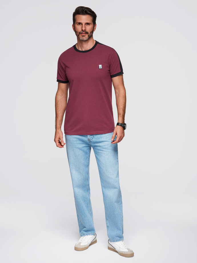 T-shirt męski z kontrastowymi lampasami – bordowy V2 OM-TSCT-0115