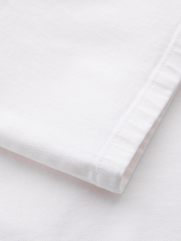 Męskie denimowe szorty o klasycznym kroju – białe V1 OM-SRDS-0171