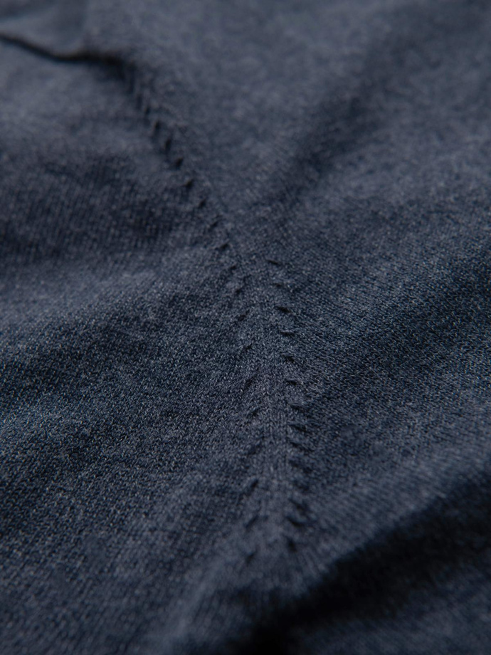 Sweter klasyczny męski z wiskozą BASIC z okrągłym dekoltem – granatowy melanż V16 OM-SWBS-0106