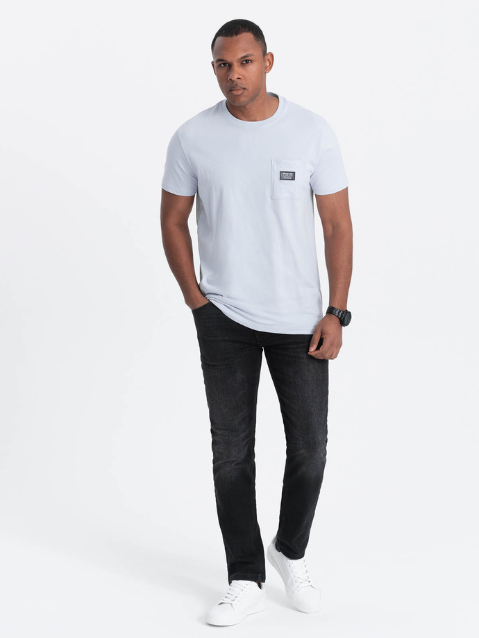 Casualowy t-shirt męski z naszywką na kieszeni – błękitny V9 OM-TSCT-0109