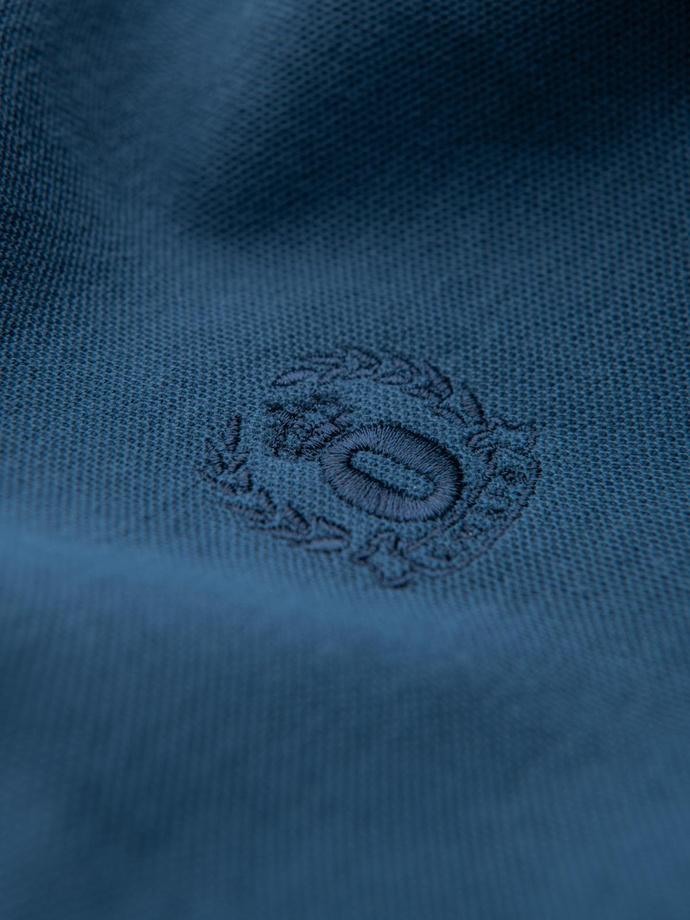 Jednokolorowa koszulka polo męska BASIC z dzianiny pique - ciemnoniebieska V13 OM-POBS-0100